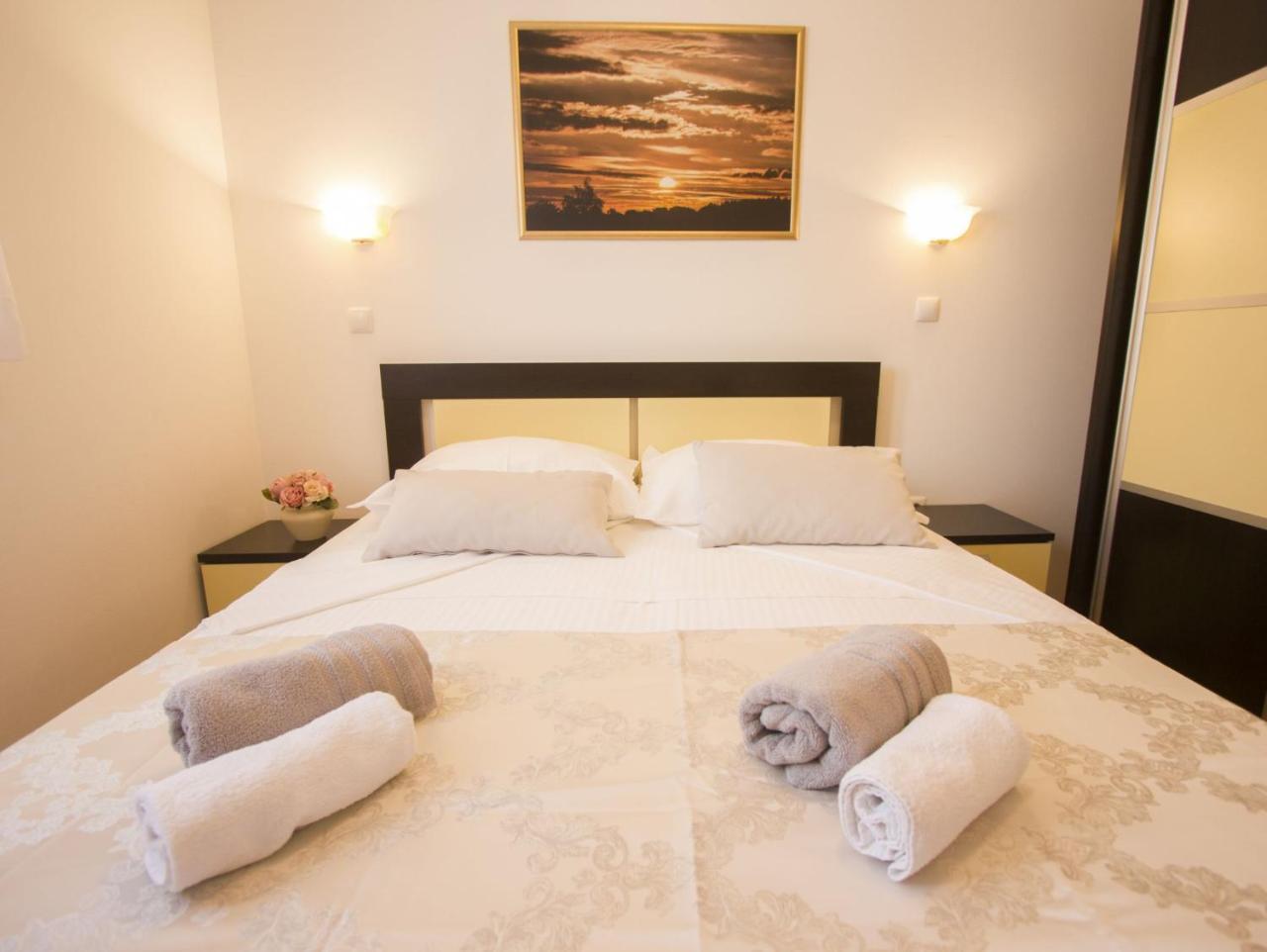 Apartments Paradise Trogir Exterior photo